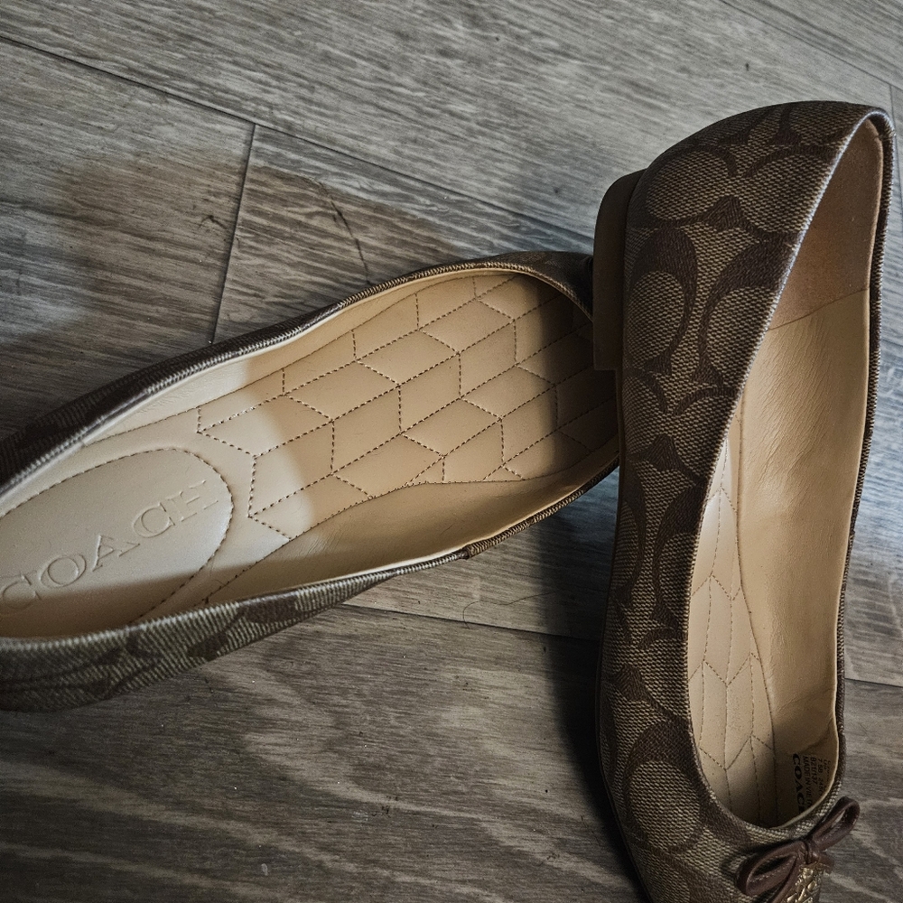 Coach Signature Brown Flats with Bow - Picture 3 of 5